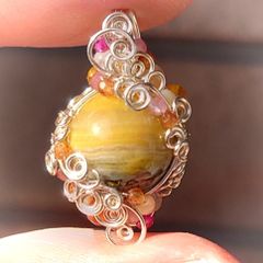綺麗な黄色のバンブルビージャスパー(12mm) ワイヤーアート・ペンダント