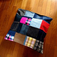 33☆USEDデニムリメイク 大きいクッションカバー 60×60センチ エコクッション パッチワーク☆