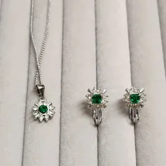 【２点セット】✨人工石のエメラルドイヤリング＆ネックレス　セット販売