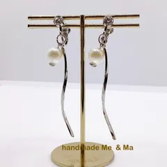 No,260 螺旋スティックとコットンパール風ビーズのロングイヤリング　ジルコニアストーン