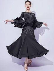 【GW限定お値引き】ストーン付きスタンダード練習着✨ダンスパーティーにも 新品未使用 ストーン付きスタンダード練習着☆ダンスパーティーにも