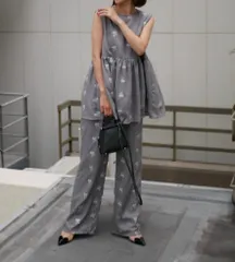 フラワー刺繍デザインセットアップ　グレー　新品　bebeod べベッド　コーデ　レディース