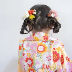 【七五三3歳/7歳髪飾り黄色/白/ベージュQ】ひつじヘアアレンジ/リボンホワイトゴールド/七五三3歳/ハーフ成人式前撮り/卒園式/小学校卒業式/お祝いギフトにもぴったりのプレゼントラッピング発送＊