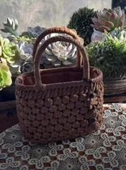 山葡萄かごバッグ　手作り　かごバッグ　立体花編み　内布あり　山葡萄籠バッグ  ミニバケットバッグ 7分六角花 編み込みデザイン