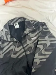 NIKE クロップドジャケット (新品)