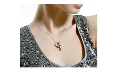 IUHA 蝶の恋物語 ネックレス　スワロフスキークリスタル使用 金属アレルギーと変色防止 アクセサリー ギフト