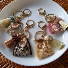 【一部再販】インド刺繍リボン　キーホルダー　バッグチャーム　No.2　ストラップ