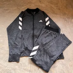 adidas アディダス セットアップジャージ キッズ140cm ジャージ上下 裏起毛 ポリエステル チャコールグレー ブラック ワンポイントロゴ フードなし スポーツウェア アウトドア