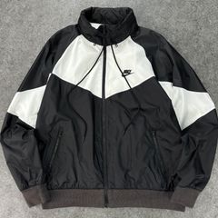 NIKE ナイキ マウンテンパーカ ナイロンジャケット ジップアップ 内側メッシュ フード内蔵 ブラック/ホワイト メンズ L