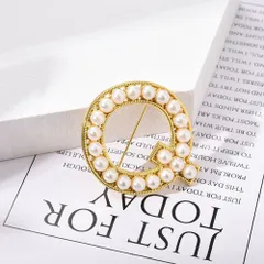 ☆ Qタイプ ☆ ブローチ イニシャル N～Z pmybroch06 ブローチ パール イニシャル アルファベット ピンバッチ アクセサリー ワンポイント おしゃれ ブローチピン 英字 レディース ギフト お祝い 入学式 卒業式 発表会 同窓会 演奏会