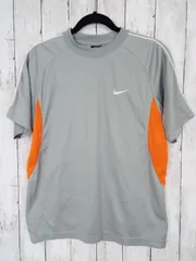 ナイキ NIKE DRI-FIT スポーツウェア スタンドカラー 半袖  刺繍 グレー オレンジ M メンズ