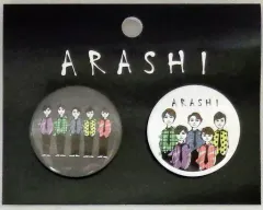 【中古】バッジ・ピンズ(男性) [台紙付き] 嵐 缶バッジセット(2個セット) 「ARASHI EXHIBITION “JOURNEY” 嵐を旅する展覧会」 Daichi Miura コラボグッズ