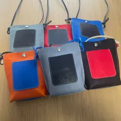 ちょっとしたおでかけに スマホポシェットのサムネイル