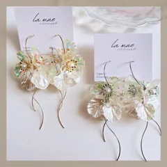 キラキラ オーロラフラワー 大ぶり フープ ハンドメイドピアス イヤリング パールフラワー 花びら 可愛い ブライダル  金属アレルギー対応 サージカルステンレス ニッケルフリー ゴールド シルバー