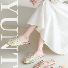 シャンパンゴールド 全新未使用 裏起毛の暖かいスリッパ 秋冬シーズンに最適！高級感あふれる軽量で暖かい日本刺繍入りサテン素材の室内スリッパ   防滑牛筋底で5色展開