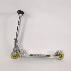 折り畳みキックボードのサムネイル
