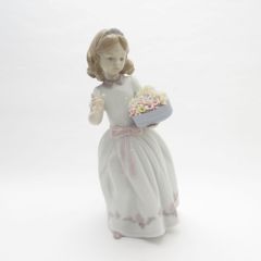 美品 LLADRO リヤドロ 6915「大切なあなたへ」 フィギュリン 花 女の子 オブジェ 陶器人形 置物 SY9934L 