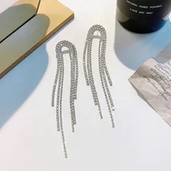 タッセルピアス　キラキラ　大人　オシャレ　可愛い　レディースアクセサリー 韓流