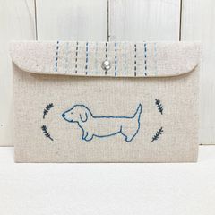 フラットポーチ【ダックスフント 紺】　刺し子・綿麻・コットン