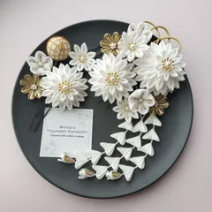 つまみ細工の髪飾り　白　金　卒業式　成人式　七五三【No.35】