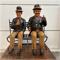希少品！ローレル＆ハーディ アンティーク フィギュア BIGサイズ オブジェ 置物 人形 レア Laurel & Hardy 極楽コンビ ベンチ イス 椅子 当時モノ【CA0623-2】