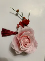 髪飾り 可愛いお花 ピンク薔薇と梅 フリンジ付き 造花 コーム付き  mp28