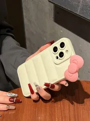 【iPhoneカバー】可愛い IPhoneケース、リボン、ダウンジャケット風、 ハローキティ、耐衝撃 IPhone 11/12/13/14/15