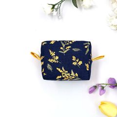 コンパクトながらたっぷり収納☆プチギフトにも♡小物入れ♡化粧ポーチ♡ネイビーに黄色のミモザ♡ミニ ミニ ポーチ