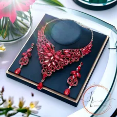 ローズレッド・クリスタル・ヴィネット・セット煌びやか、卒業式、結婚式、ウェディングパーティー、発表会、カラオケ大会、オペラ、舞台、ショーアクセサリー  ゴージャス  美しいキラキラ きれい  コスチュームアクセサリー ベリーダンス 社交ダンス