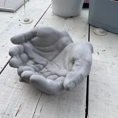 手のひらにそっと置く大切なもの - セメント　ハンドトレイ　韓国　手型　オブジェ　鉢　什器　アクセサリートレイ