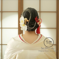 胡蝶蘭と梅双葉水引の髪飾り(大きめ蘭)｜結婚式 成人式 卒業式 前撮り 白無垢 色打掛 和装 ヘッドドレス №117