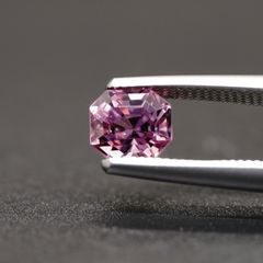 天然非加熱　モゴック産　パステルピンク　スピネル　ルース　0.60ct　輝き抜群　可愛らしい美発色　ピンクダイヤモンドごとく　1点物　国内鑑別書付き