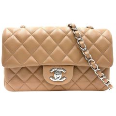 シャネル ショルダーバッグ レディース ミニマトラッセ チェーンショルダーバッグ 肩掛け 斜め掛け Mini Matelasse ココマーク ココ かばん 鞄 CHANEL ラムスキン ブラウン 茶 シルバー金具【中古品】