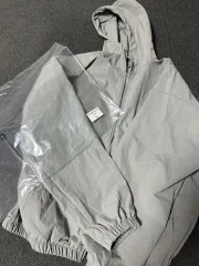 新品未使用 YZY Yeezy Gosha RC-01 レインコート モカ 3 新品未使用 YZY Yeezy Gosha RC-01 レインコート モカ 3 新品未
