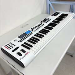 GK2【現状品】M-AUDIO Axiom Pro 61 MIDIキーボード エムオーディオ ホワイト ※動作未確認