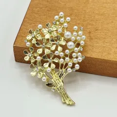 BC065 ブローチ 花束 フラワー おしゃれ 北欧 ゴールド色 パールデザイン