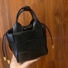 在庫一掃SALE！定番人気！本革牛革 ショルダーバッグ 斜め掛け 編み込みバッグ2WAY ハンドバッグ 4色選択可