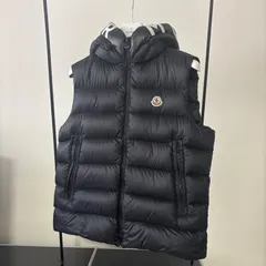 2025年最新】moncler ニット ベストの人気アイテム - メルカリ