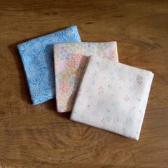 ハンカチみたいなサニタリーポーチ　サニタリーハンカチ　ダブルガーゼ