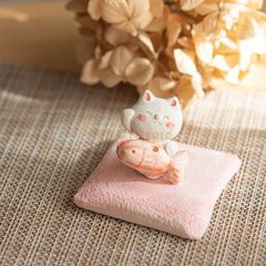 瀬戸焼　招猫香立鯛/小判香立 手作り ネコ　ねこ 可愛い アロマ お香 癒やし 雑貨 おしゃれ 飾り 玄関飾り 開運インテリア ギフト プレゼント 贈り物