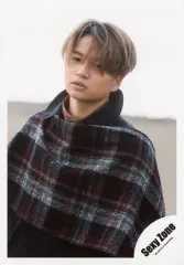 【中古】生写真(ジャニーズ) Sexy Zone/菊池風磨/上半身・衣装黒・赤・チェック柄・左向き・両手下・口やや開け・砂浜/アルバム「PAGES」MV＆ジャケ写オフショット/公式生写真