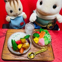 羊毛フェルト 身長約13センチ マカロン付き - メルカリ
