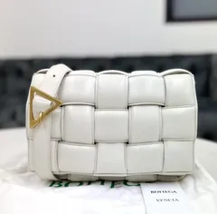 2025年最新】ボッテガヴェネタ ショルダーバッグ パデッド カセットの