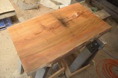 アウトレット サクラ(桜)の一枚板 長さ約78cm 幅約41～47cm 厚さ約3.8cm DIY用 Z298