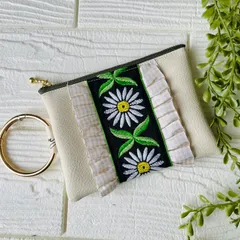 インド刺繍リボン　フェイクレザー　ハンドメイドポーチ