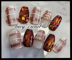 赤みブラウンマグネット　奥行きハート　ガーリーチェックネイル