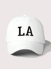 110,058LA刺繍入りベースボールキャップ 調節可能　ホワイト メンズ レディーズ 帽子110,058