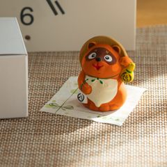 彩り福招き人形たぬき　置物 開店祝い　おしゃれ まねきねこ  招き猫グッズ 小物 販売 開運グッズ 金運アップ 風水  縁起物 マッチョ ジム トレーナー プロテイン　19-344C