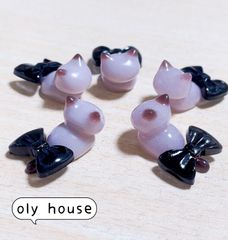 おすわり猫シリーズ　ココア猫黒1リボン　５匹セット　レジン　パーツ