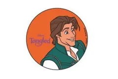 スモ 【送料無料】【日本製】【ディズニーキャラクター】缶バッジ【ユージーン】【塔の上のラプンツェル】【ラプンツェル】【ディズニー】【映画】【アニメ】【カンバッジ】【バッチ】【学校】【グッズ】【カンバッチ】【キャラ】